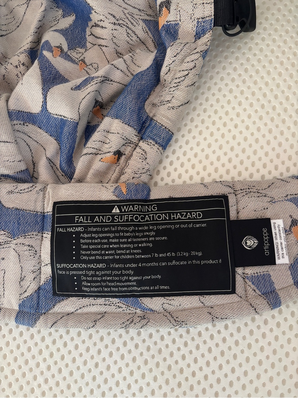 Artipoppe ZEITGEIST IN COTTON swan print  carrier - Picture 5 of 12
